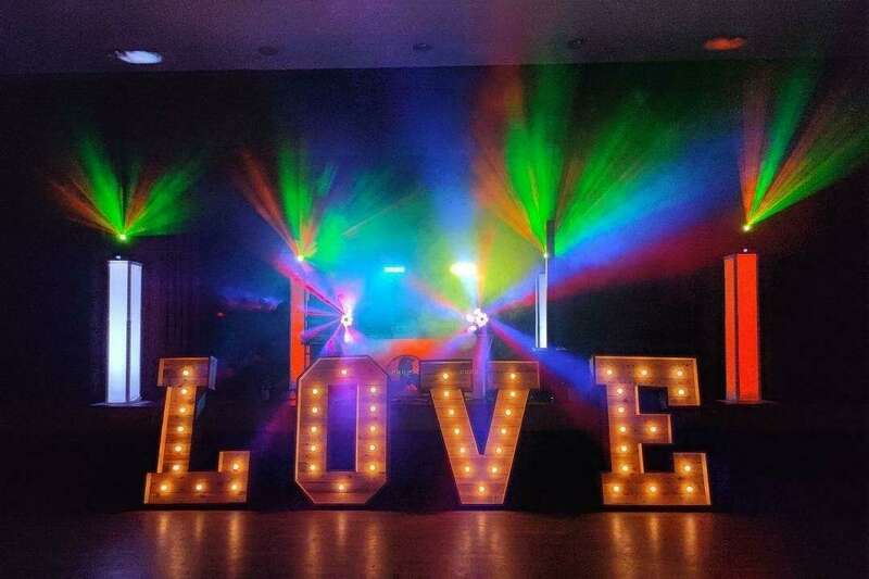 Animations personnalisées pour soirées de Noël entreprises en Alsace