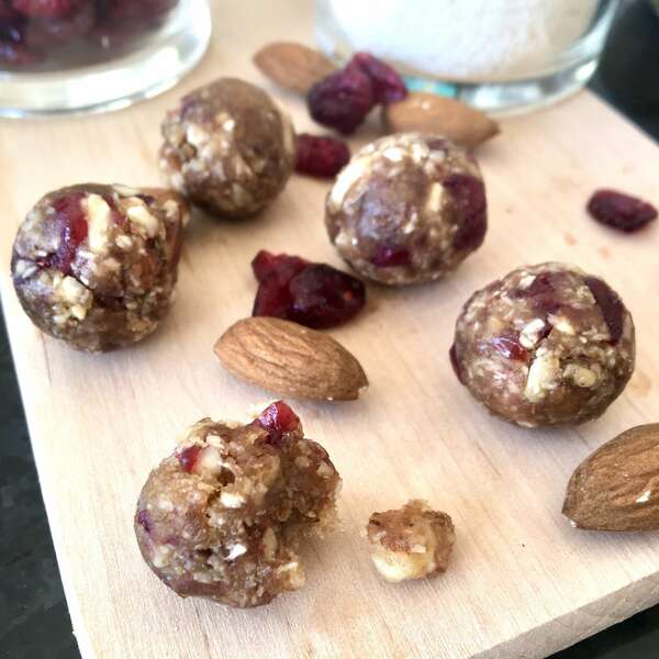 Energy balls amandes-coco-cranberries