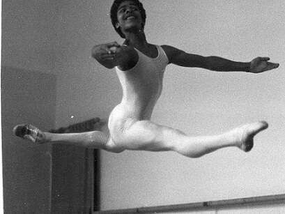 grand_jete_attitude20210306-1231294-w449gn