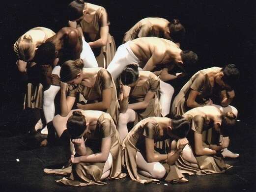 2003_220210306-1231294-clwyhe