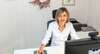 Ordinateur portable sur bureau illustrant présentation personnelle