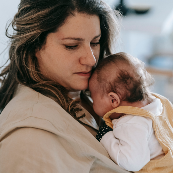 Massage post natal : comment bien accompagner sa maternité ? 