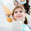 fille chez le dentiste