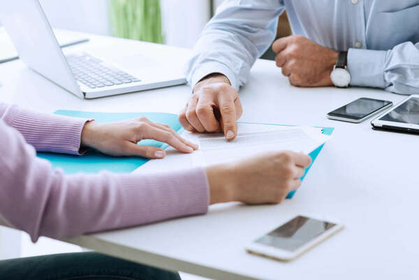 Quelle est la différence entre "à l’attention de" et "à l’intention de" ?