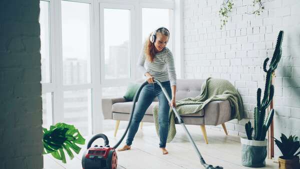 Charge mentale : comment retrouver la paix à la maison grâce à une aide ménagère ?
