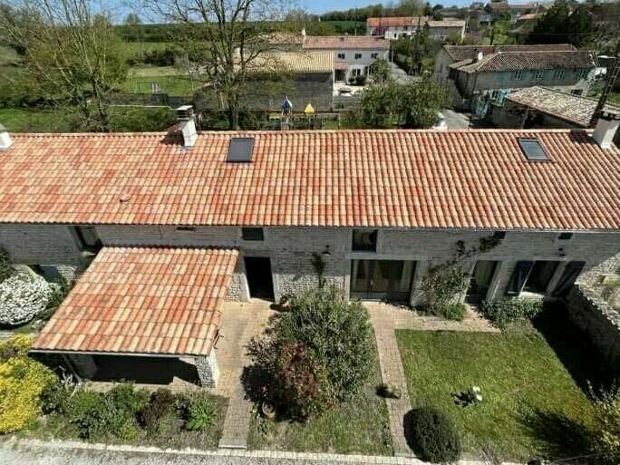 364649590_242653768679137_4344207693211469470_n20230805-2880767-mbcx9q