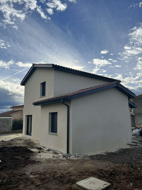 Maison à étage à Sarcey