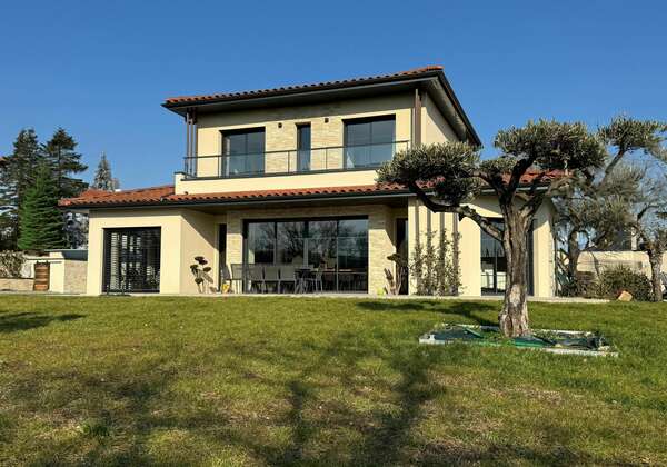 Maison séjour déplafonné a Marcy l'étoile