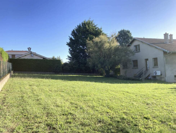  Terrain à bâtir 866 m². Collonges-au-Mont-d'Or (69660)