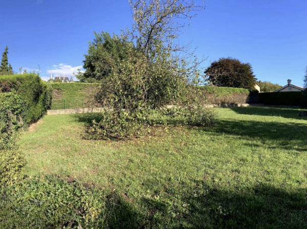 Terrain à bâtir 841 m². Collonges-au-Mont-d'Or (69660)