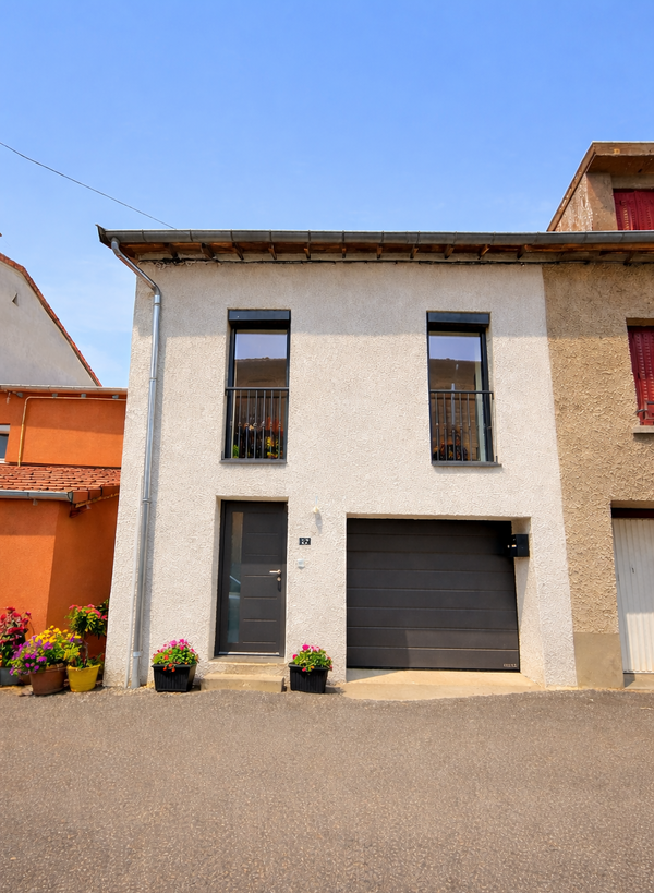 Rénovation : maison de 75 m²  4 pièces centre village Violay (42780)