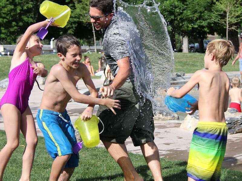 water-fight-442257_1280