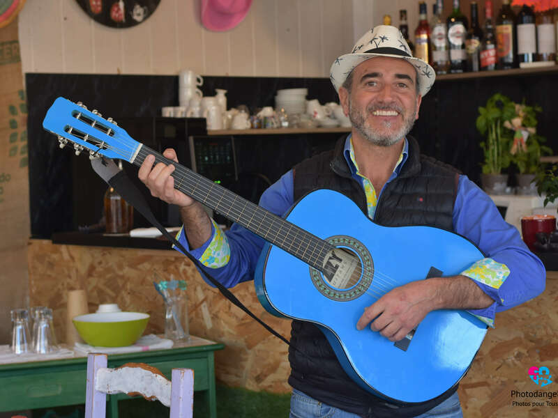 tousenbleu020425-291