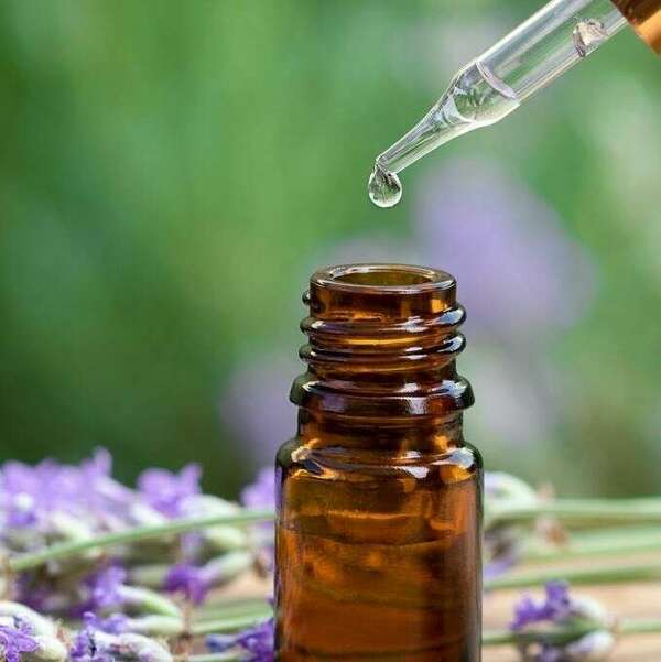 APAISER SES EMOTIONS AVEC LES HUILES ESSENTIELLES