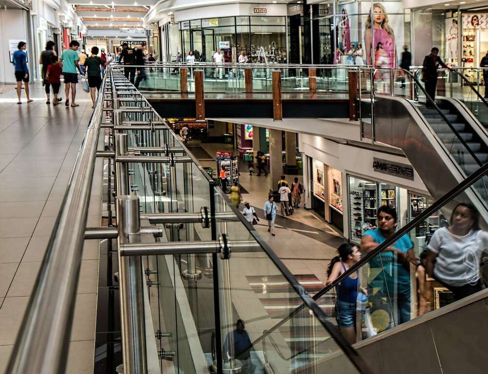 Que se cache-t-il derrière la société de consommation ?