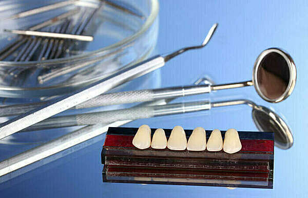 LES COURONNES DENTAIRES TOUT CÉRAMIQUES : LA RÉVOLUTION NUMÉRIQUE !