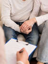 Séance de thérapie de couple avec psychologue en consultation