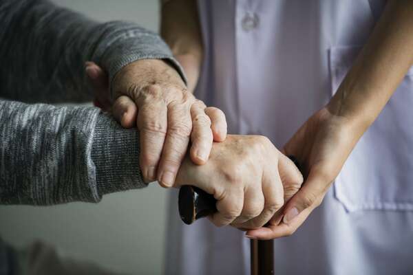 Comment la sophro-sonothérapie peut-elle améliorer le bien-être des personnes âgées en Ehpad ?