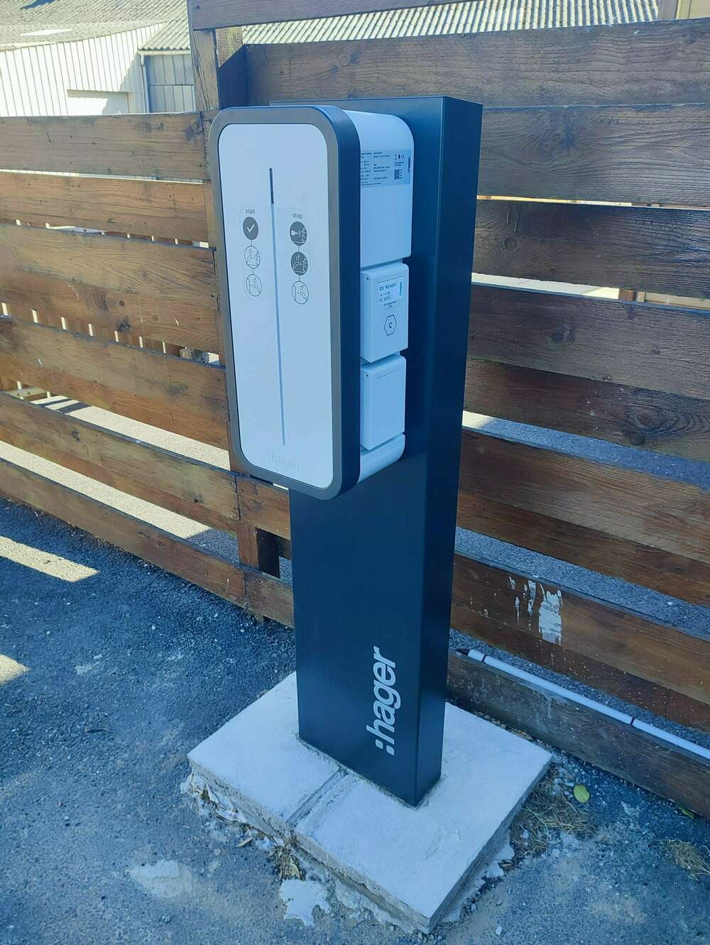 Bornes de Recharge Électrique à Brest