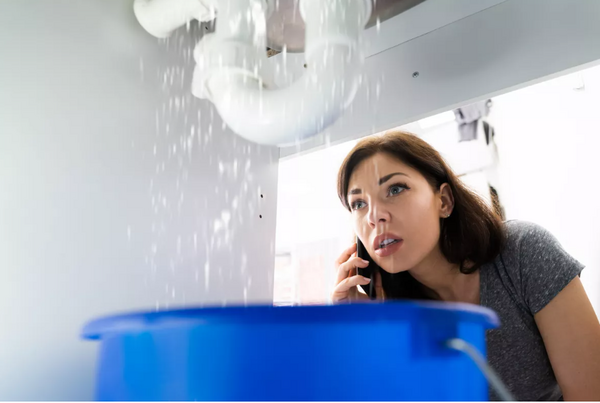 Mon assurance prend-elle en charge l'intervention d'un plombier en urgence ?