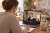 Parents utilisant outils deducation bienveillante pour enfants