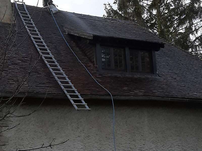 demoussage_toiture_traitement_antimousse_hydrofuge