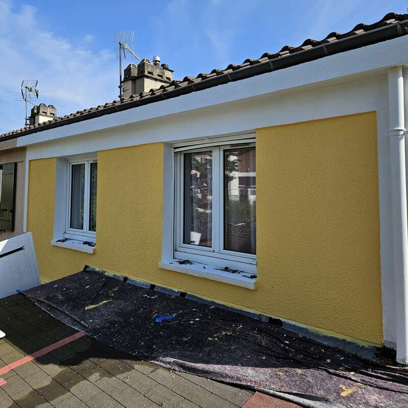 ravalement et peinture de façade de maison 