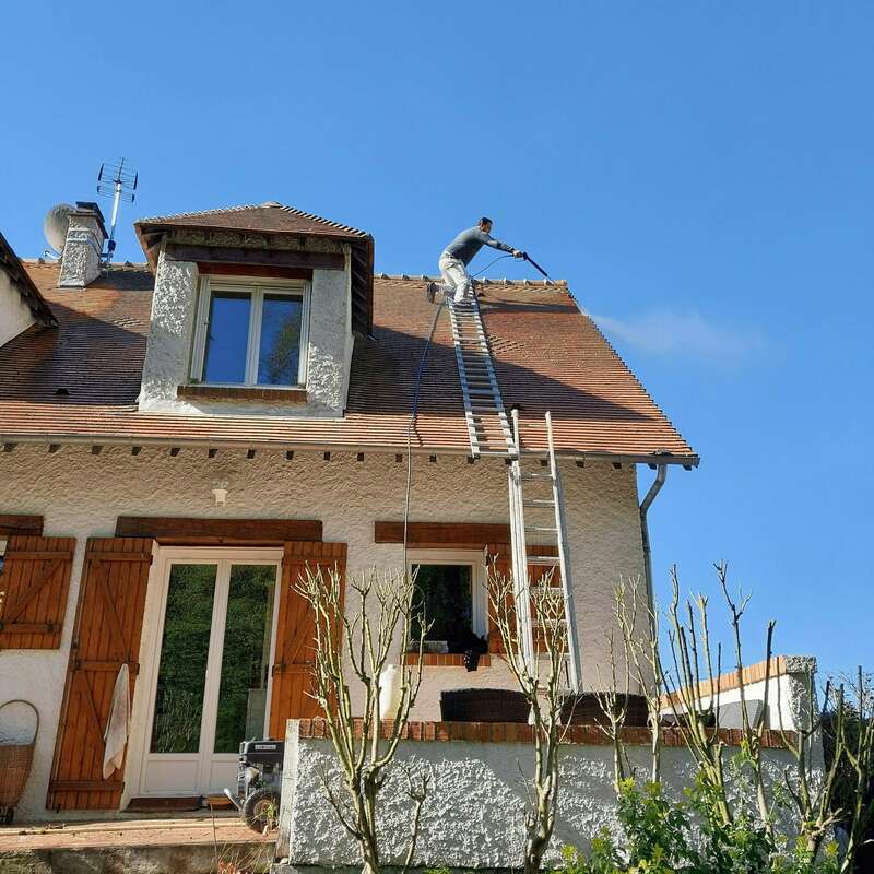 Rénovation de toiture par traitement hydrofuge