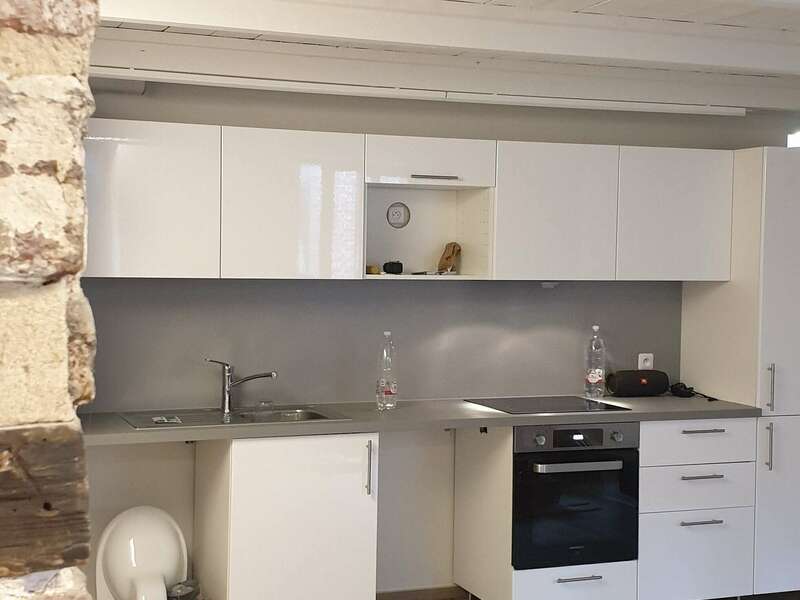 520210420-1861721-aug7s6