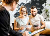 Réunion atelier parentalité en entreprise avec présentation interactive