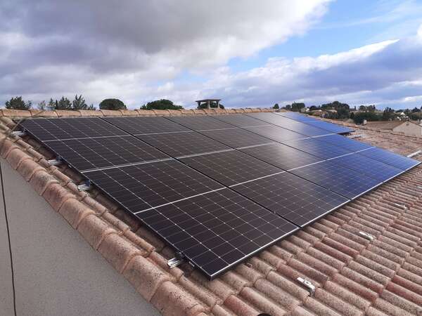 Installer soi-même ses panneaux solaires : bonne ou mauvaise idée ?