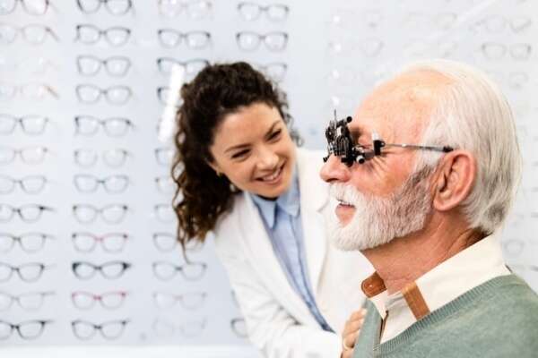 Opticien-lunetier : intervention possible dans les Ehpad