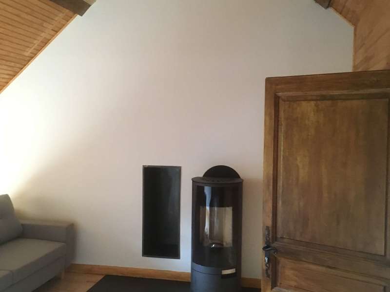 lorflam_ofen_17___niche_a__bois_et_plaque_de_sol_me_tal_