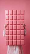 métaphore, se cacher derrière une tablette de chocolat  