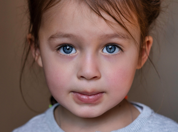 Apaiser son enfant intérieur grâce à l’hypnose : un chemin vers la régulation émotionnelle et la confiance