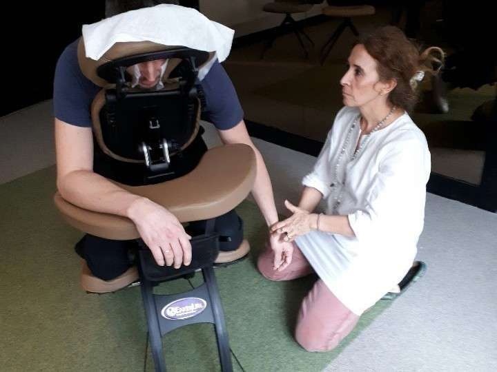 sur-chaise-120180418-284126-16y70kk