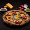 pizza napolitaine garnie d'ingrédients frais et savoureux