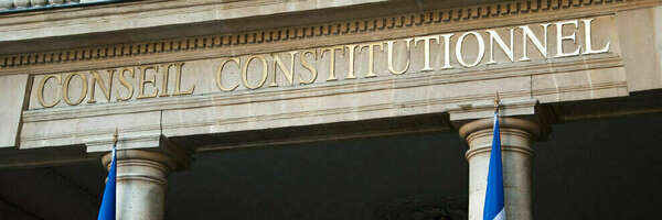 La majoration de 25 % appliquée aux revenus distribués pour le calcul de l’IR est conforme à la Constitution.