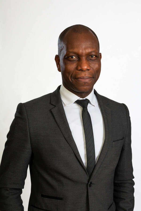 La réclamation préalable du dirigeant solidairement responsable des dettes fiscales de la société. 