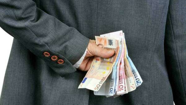 Poursuites en matière de fraude fiscale et absence d'annexion de l'avis de mise en recouvrement à la dénonciation de faits de fraude fiscale.