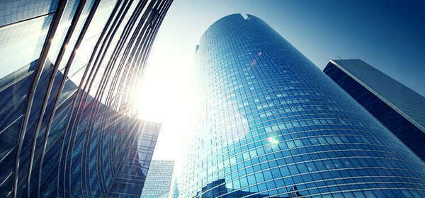 Renforcement des obligations déclaratives concernant les cessions de participations dans des personnes morales à prépondérance immobilière.