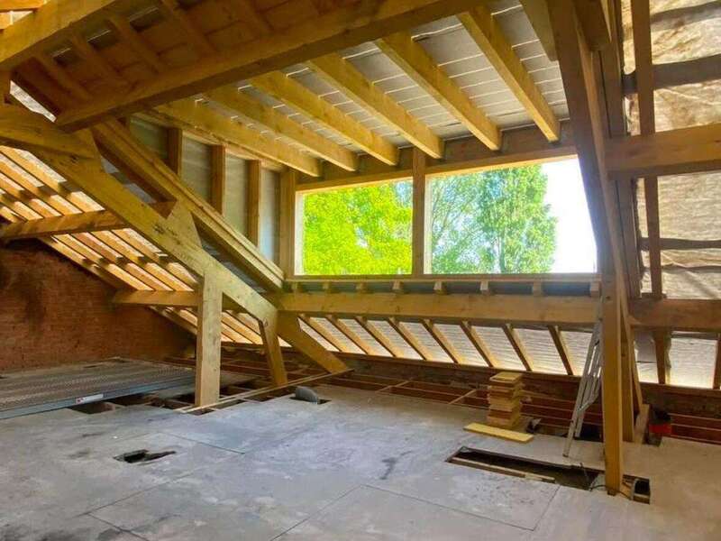 artisan-couvreur-compiegne-pose-tuiles-toiture-jpg