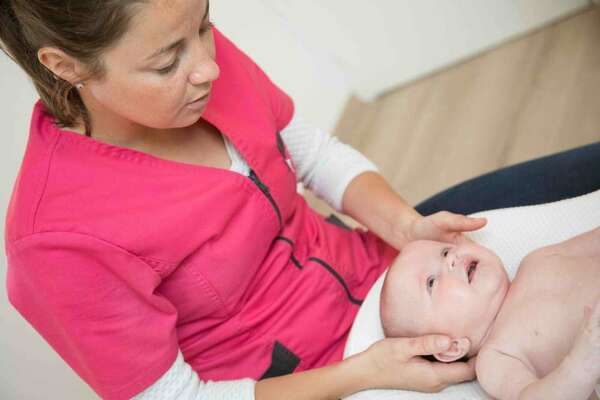 torticolis congenital bebe nourrisson osteopathe pediatrie nandy