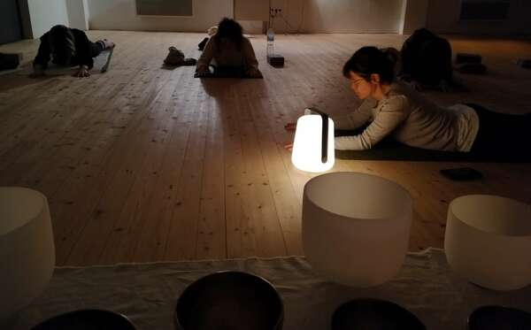 Une soirée à Bordeaux pour du yin yoga accompagné des bols chantants