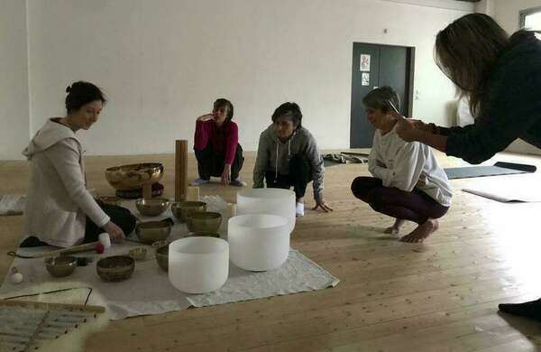 Atelier Yin yoga et sonothérapie d'avril : travail sur le plexus
