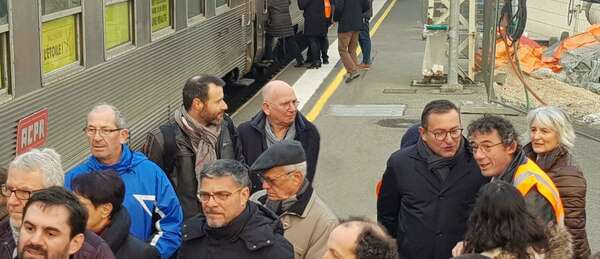 Au départ du train inaugural du RER toulousain 