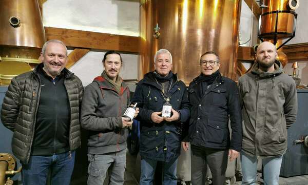 Visite de la distillerie bio Straw Bale à Vacquiers