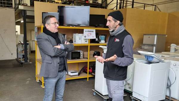 Visite de l'association "La boîte à utiles" à Bruguières