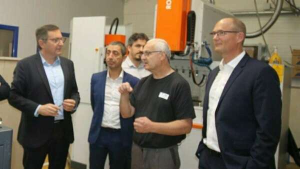 Visite de la société Techni-Moules à Merville