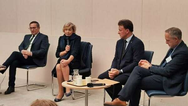 Au colloque sur la viticulture organisé par l'ANEV au Sénat